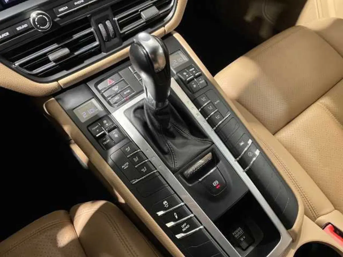 Porsche Macan usata a Prato (13)