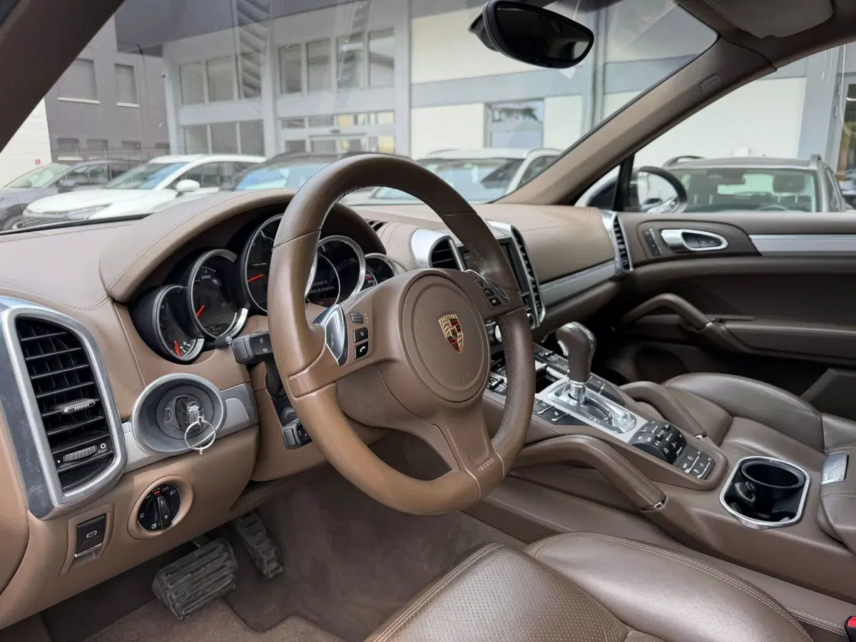 Porsche Cayenne usata a Rimini (11)