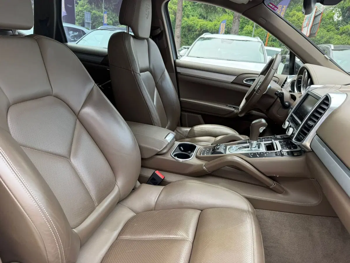 Porsche Cayenne usata a Rimini (13)