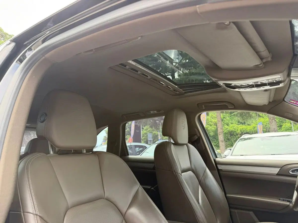 Porsche Cayenne usata a Rimini (15)