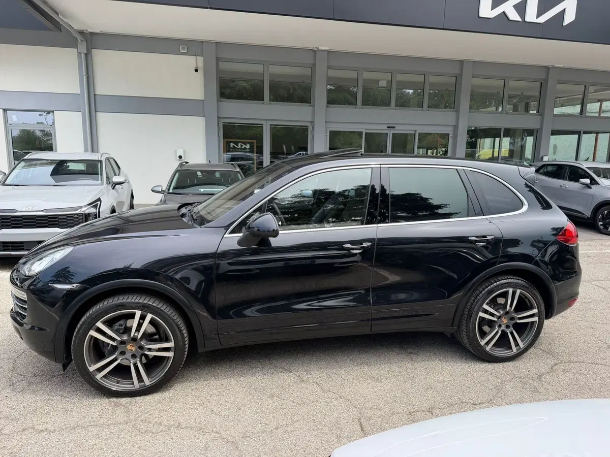 Porsche Cayenne usata a Rimini (9)