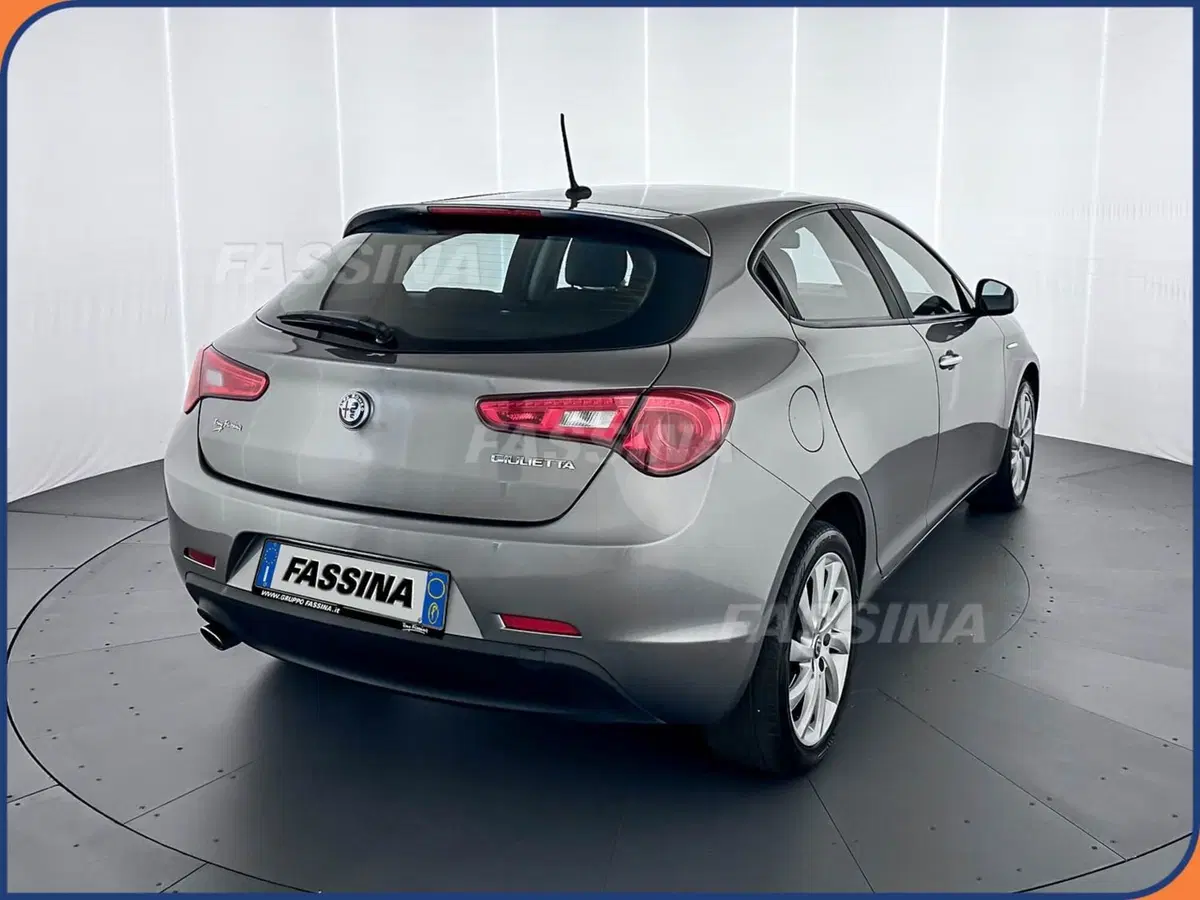 Alfa Romeo Giulietta usata a Milano (4)