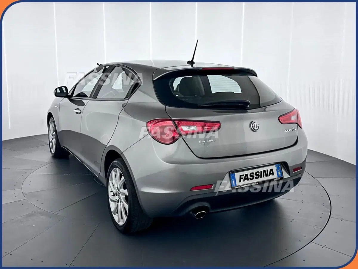 Alfa Romeo Giulietta usata a Milano (6)