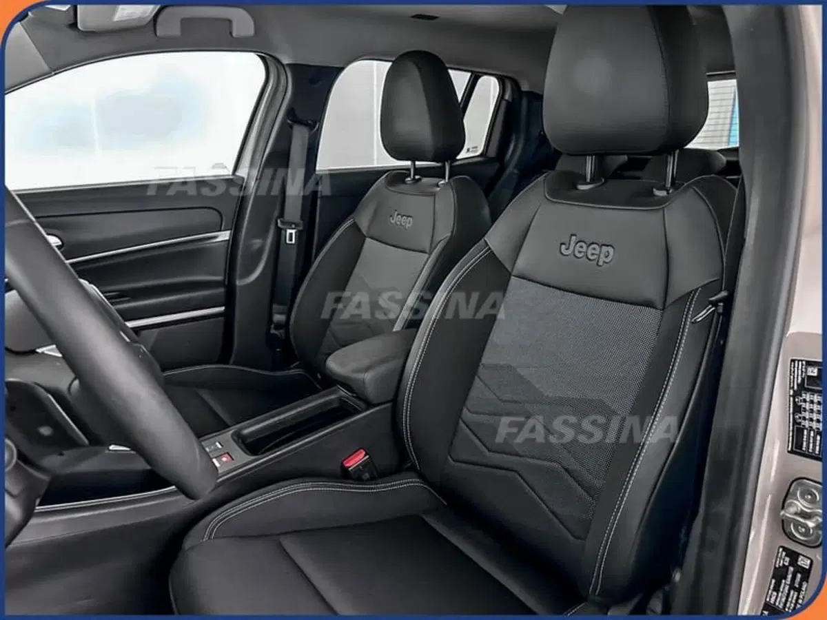 Jeep Avenger usata a Milano (8)