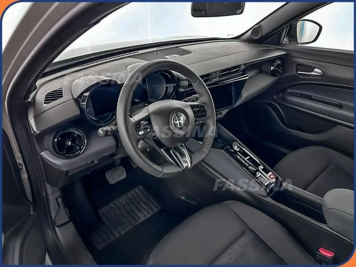 Alfa Romeo Junior usata a Milano (9)