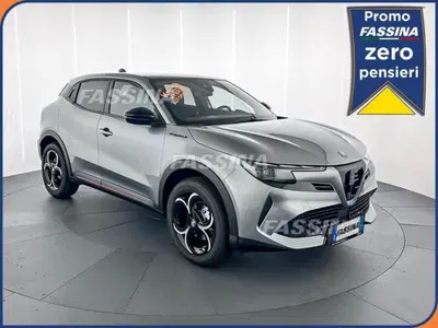 Alfa Romeo Junior 1.2 ibrida Speciale 145cv edct6 nuova a Milano