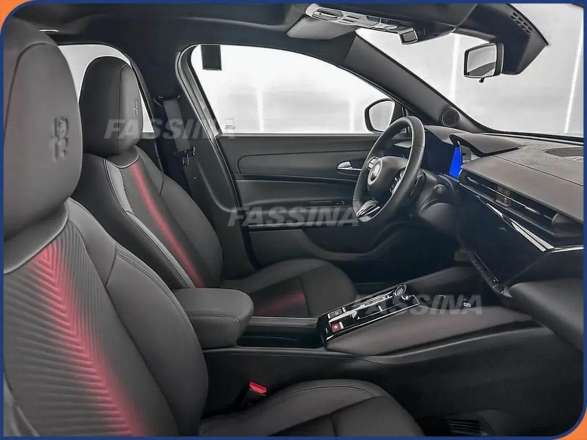 Alfa Romeo Junior nuova a Milano (12)