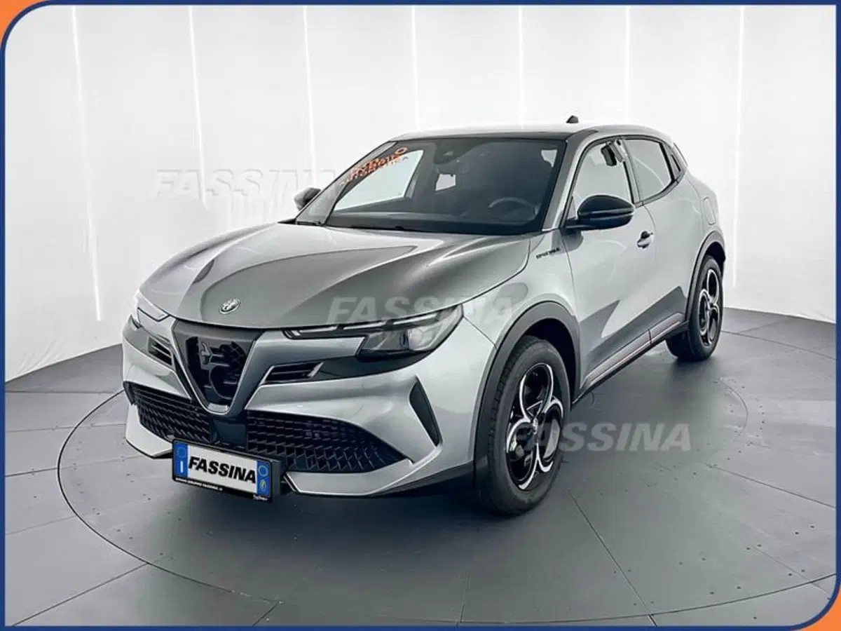 Alfa Romeo Junior nuova a Milano (3)