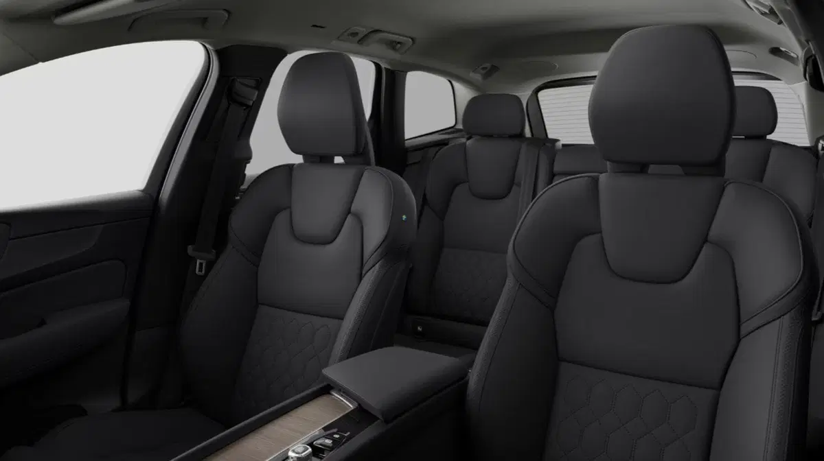Volvo XC60 nuova a Milano (9)