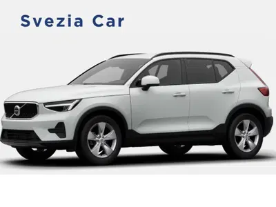 Volvo XC40 B3 automatico Core nuova a Milano