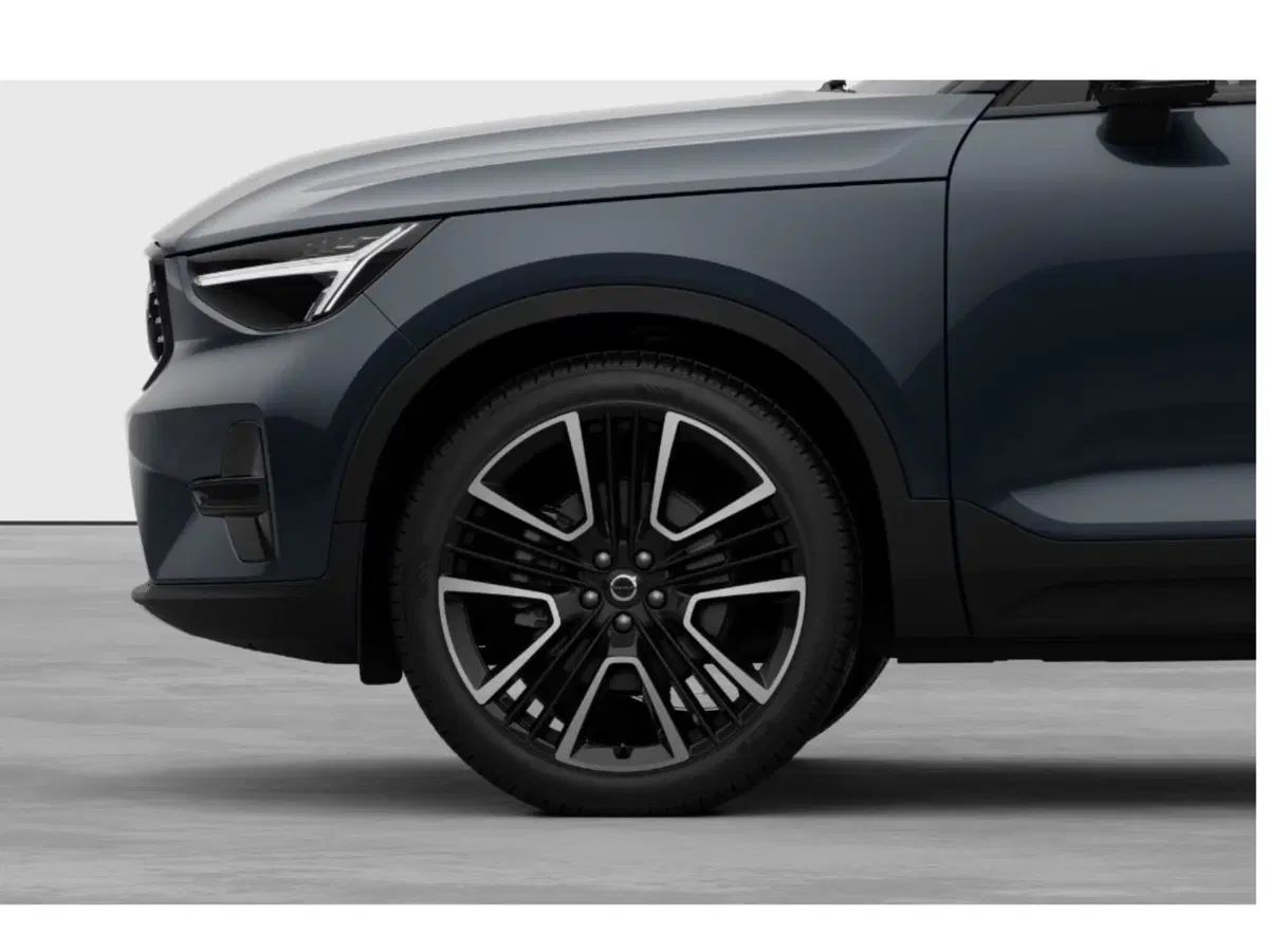 Volvo XC40 nuova a Milano (7)