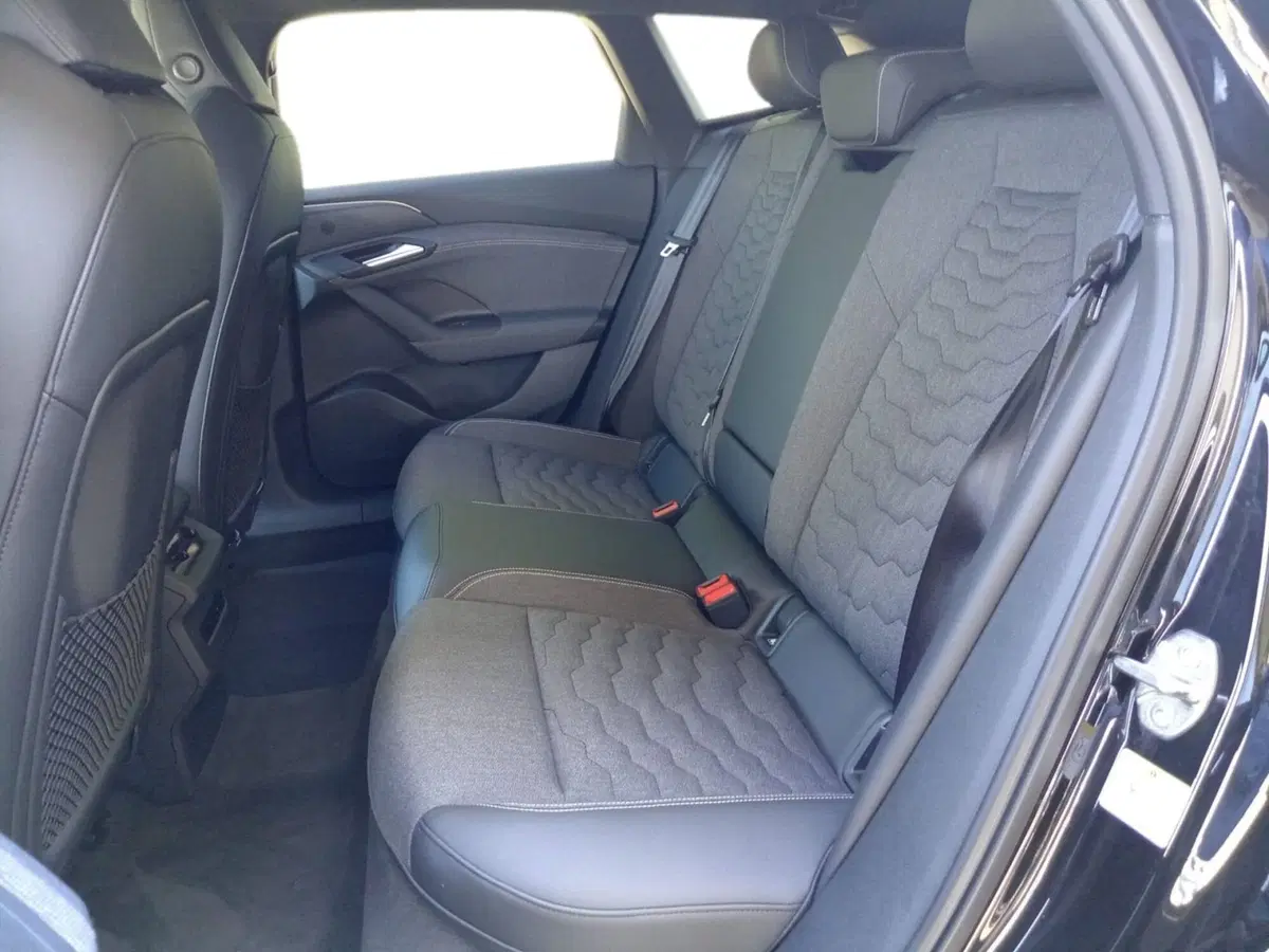 Audi A6 Avant e-Tron usata a Bari (15)