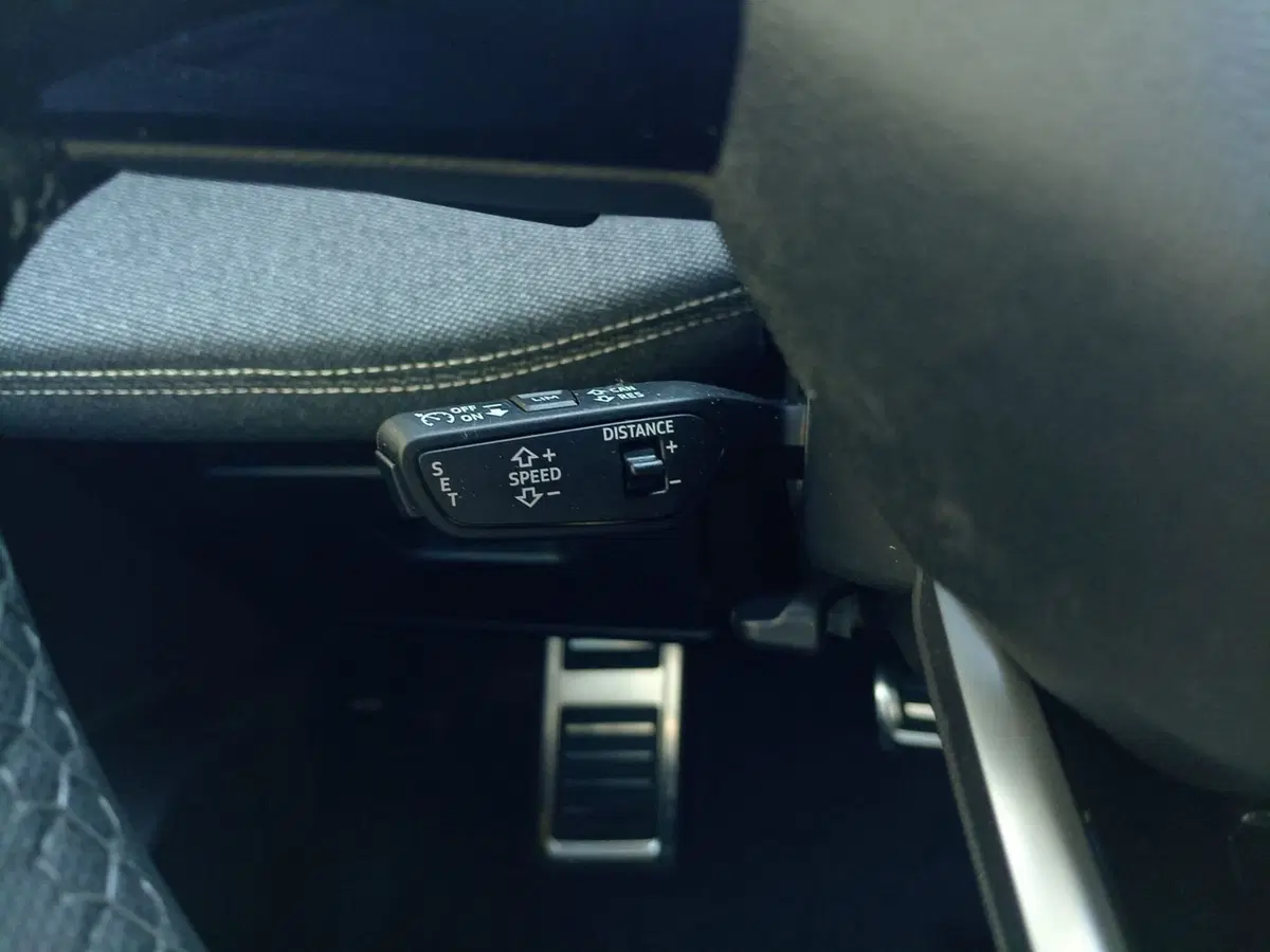 Audi A6 Avant e-Tron usata a Bari (19)