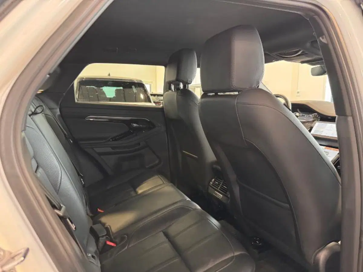 Land Rover Range Rover Evoque usata a Venezia (15)