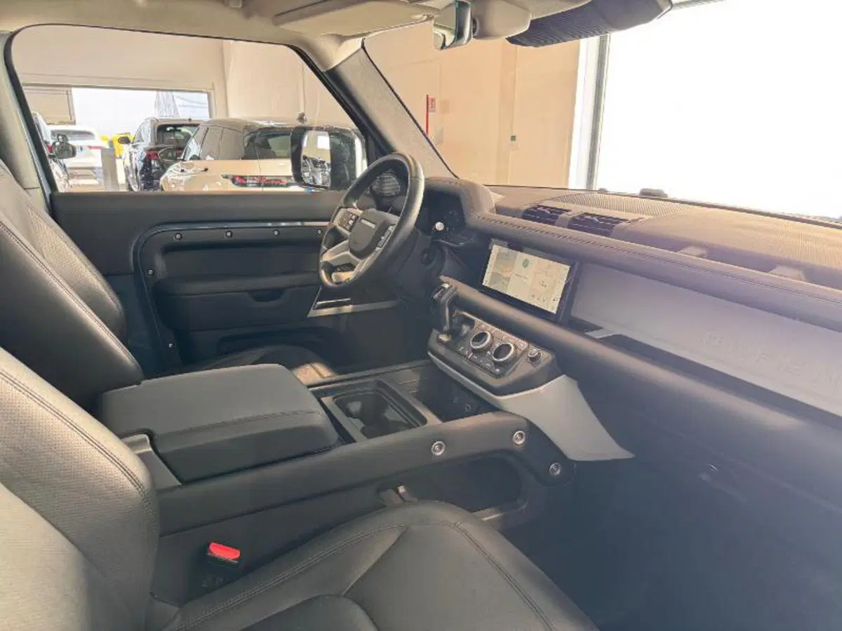 Land Rover Defender usata a Venezia (16)