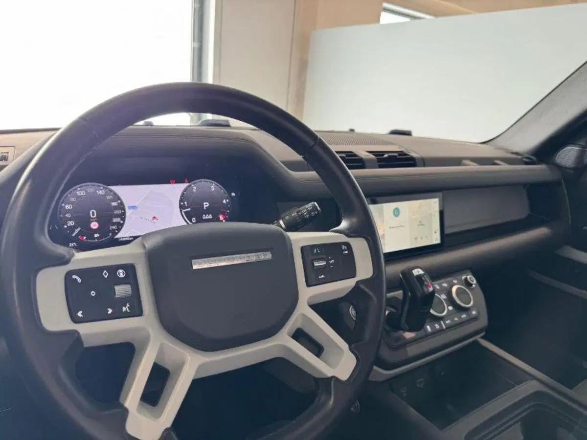 Land Rover Defender usata a Venezia (17)