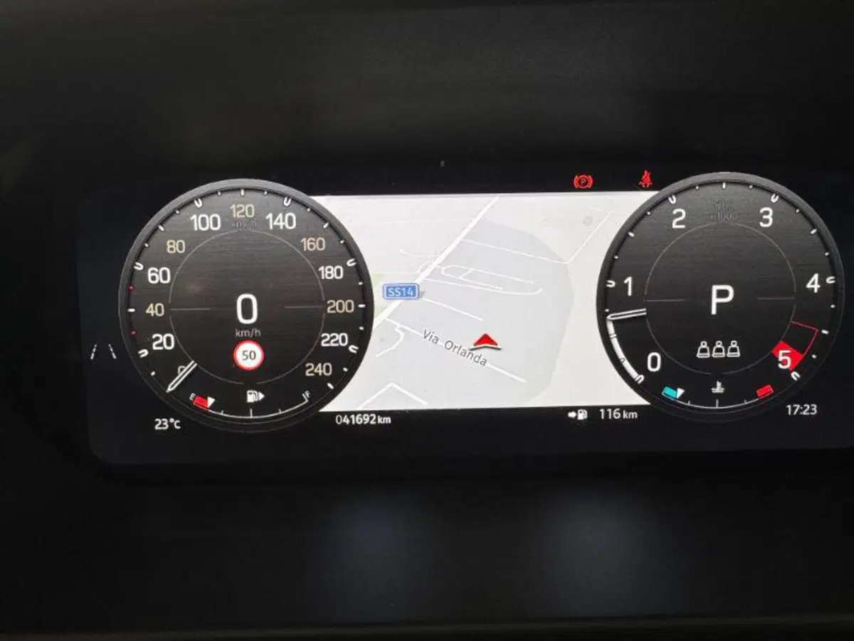 Land Rover Defender usata a Venezia (19)
