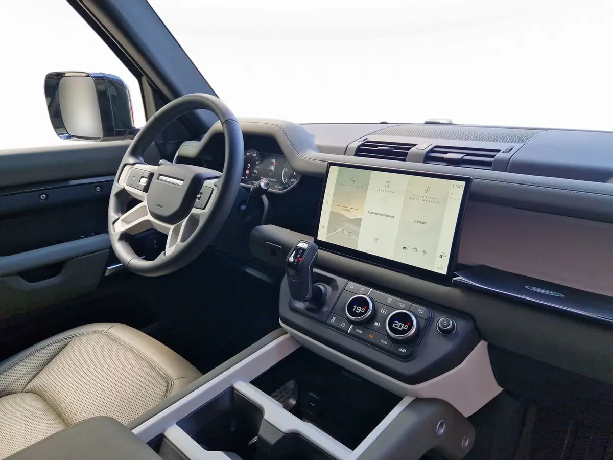 Land Rover Defender usata a Modena (9)