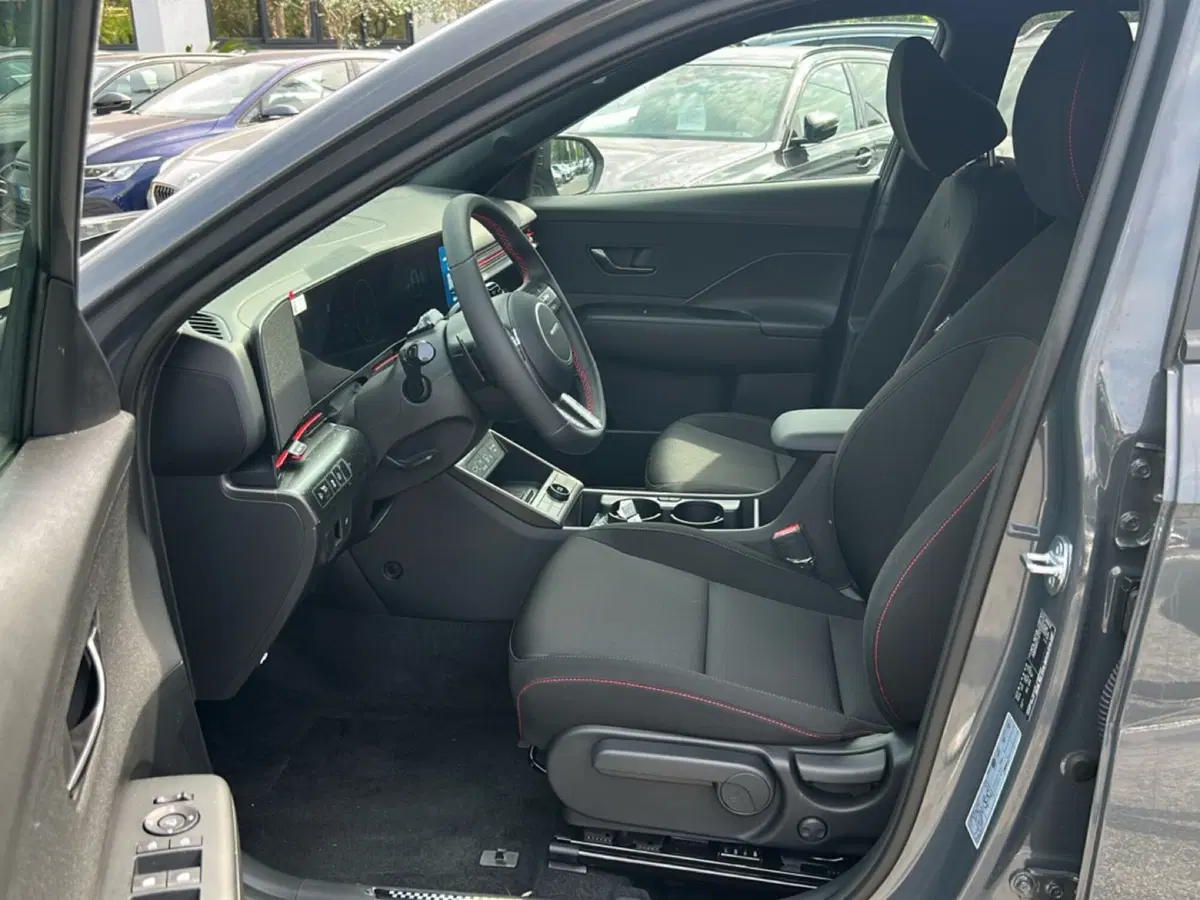 Hyundai Kona nuova a Roma (12)