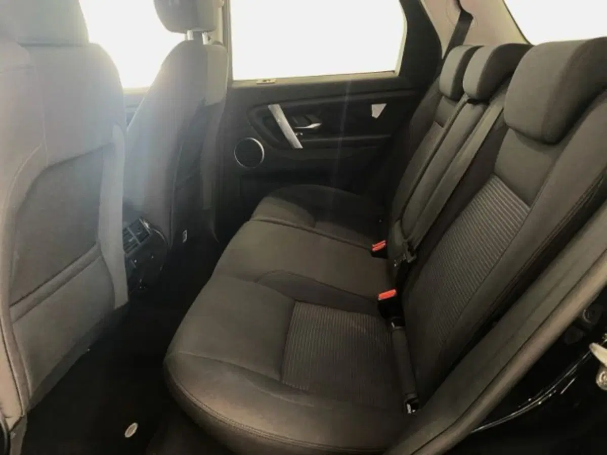 Land Rover Discovery Sport usata a Livorno (17)
