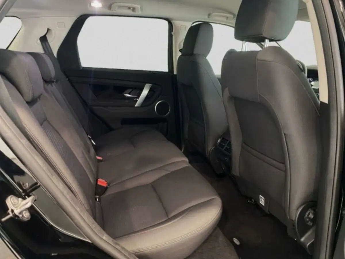 Land Rover Discovery Sport usata a Livorno (7)