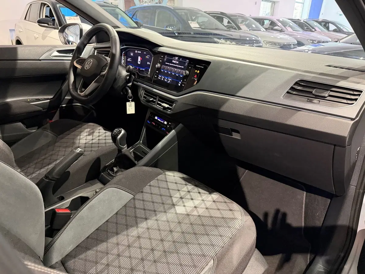 Volkswagen Taigo usata a Genova (12)