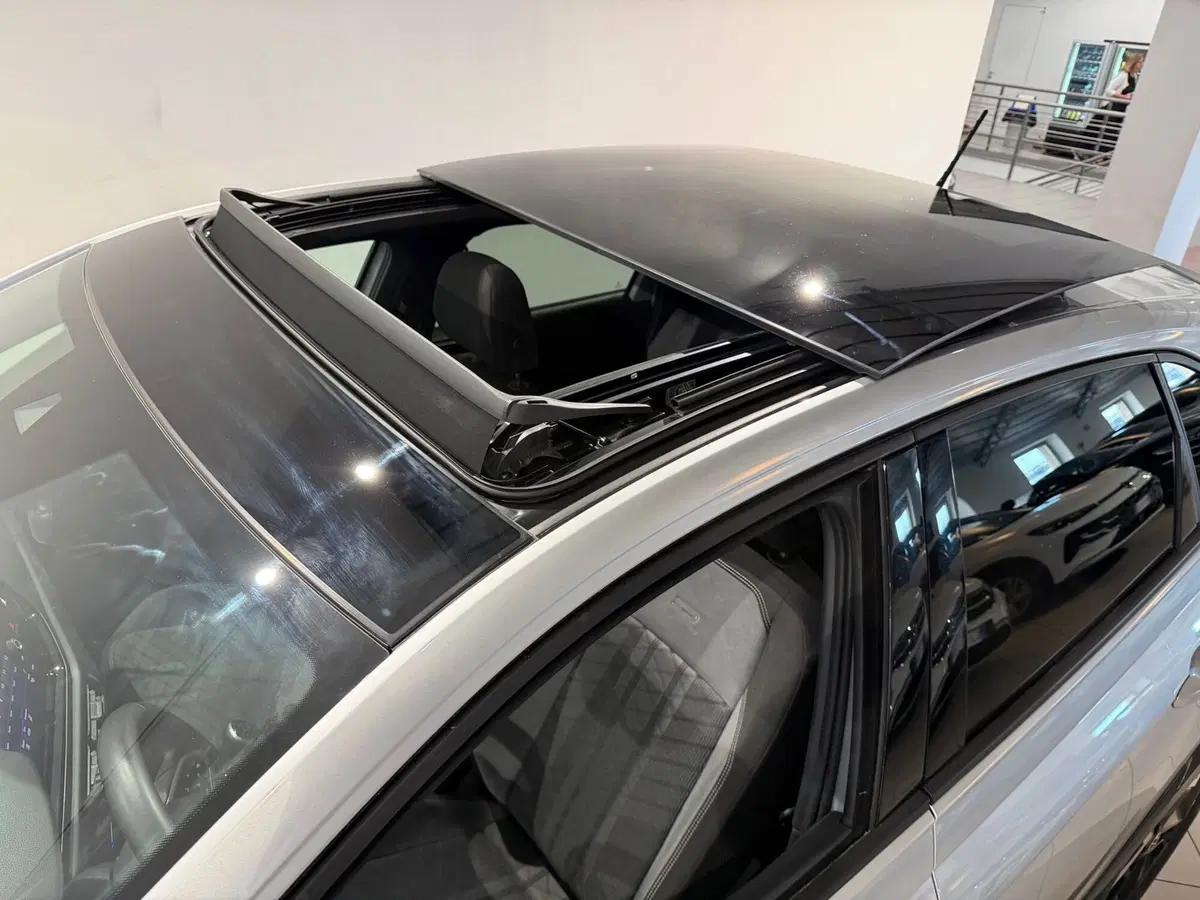 Volkswagen Taigo usata a Genova (18)
