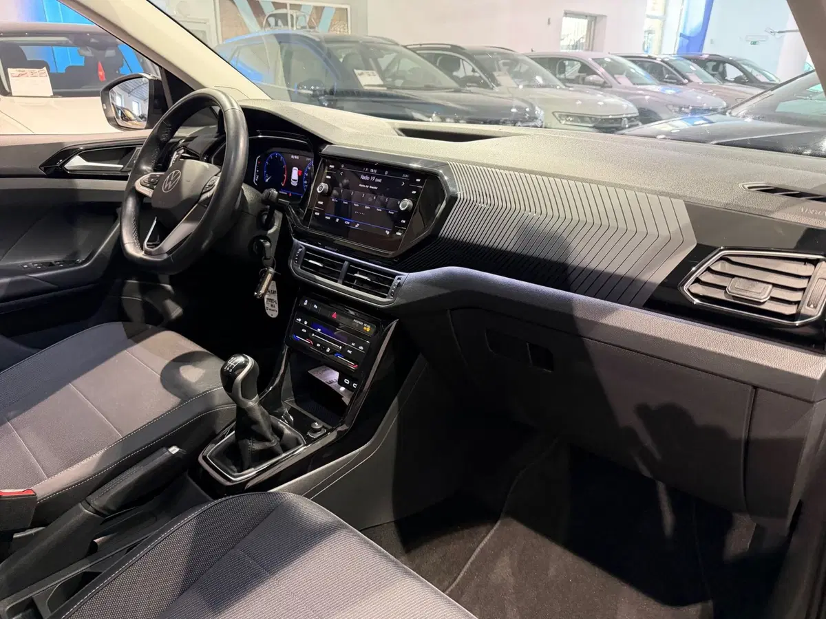 Volkswagen T-Cross usata a Genova (8)