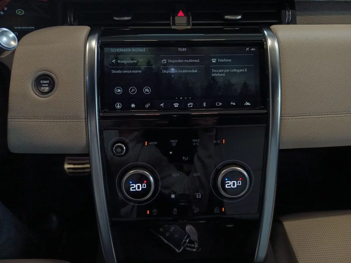 Land Rover Discovery Sport usata a Varese (13)