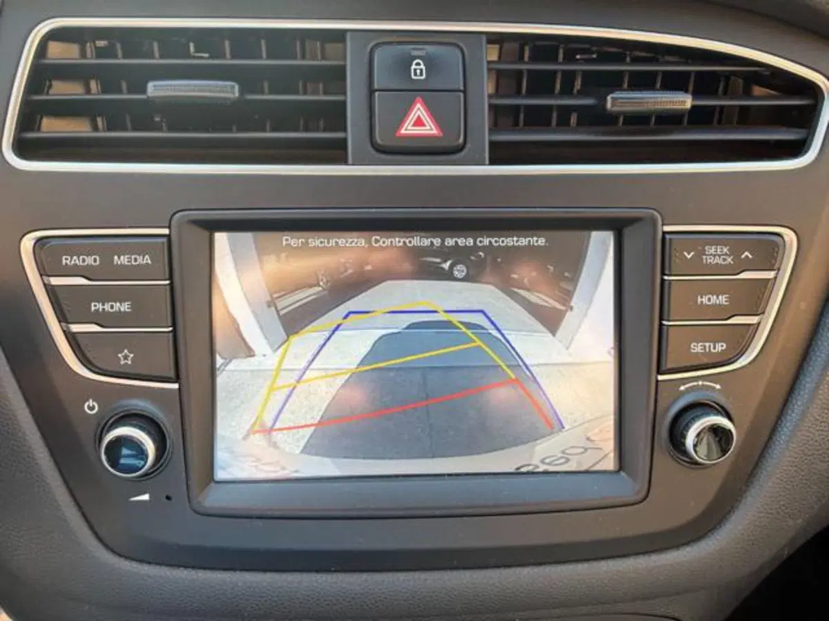 Hyundai i20 usata a Verbano Cusio Ossola (10)