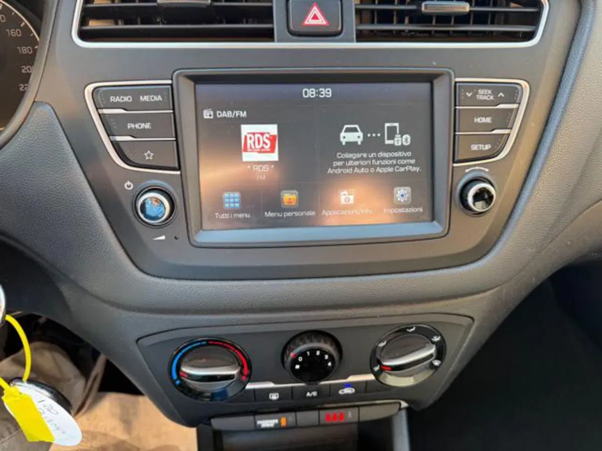 Hyundai i20 usata a Verbano Cusio Ossola (13)