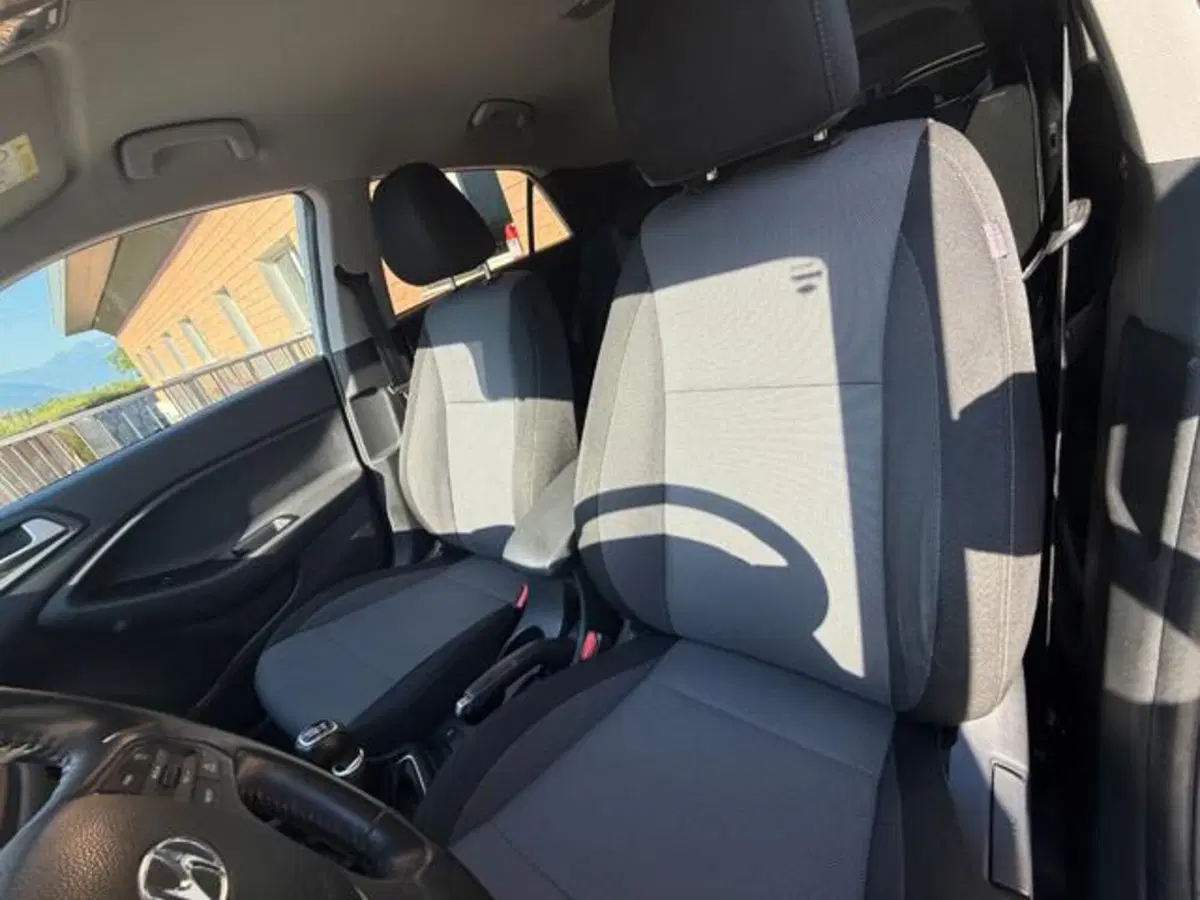 Hyundai i20 usata a Verbano Cusio Ossola (14)