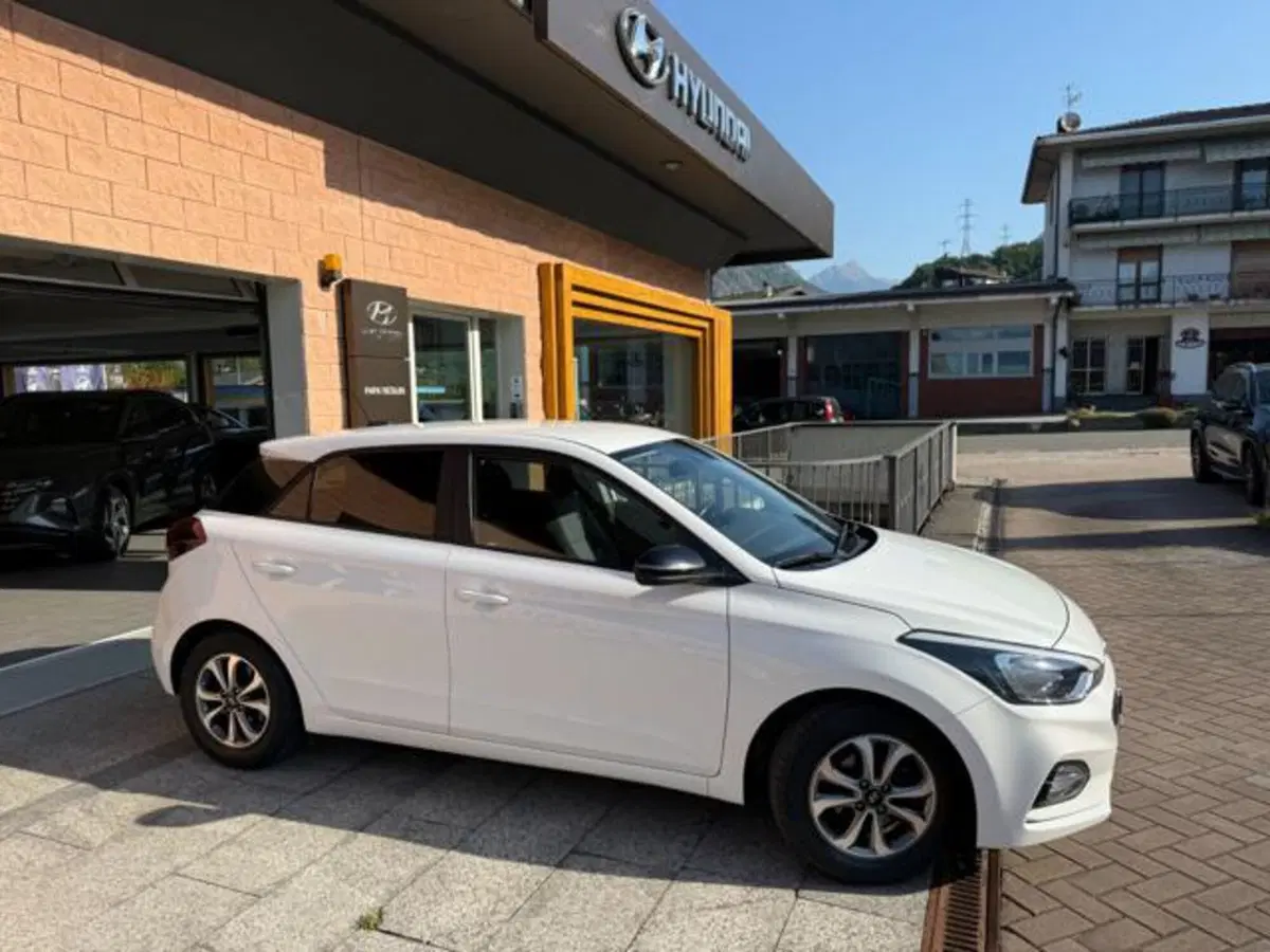 Hyundai i20 usata a Verbano Cusio Ossola (3)