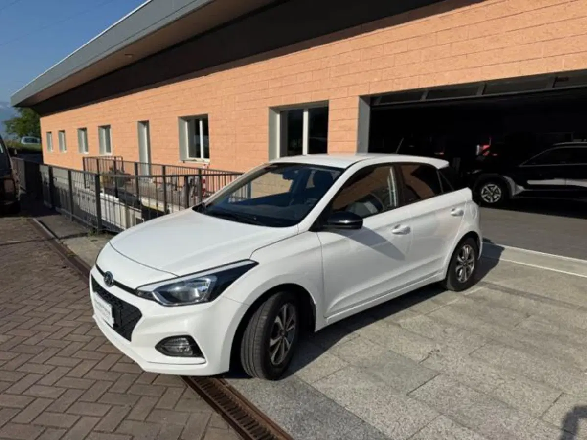 Hyundai i20 usata a Verbano Cusio Ossola (6)