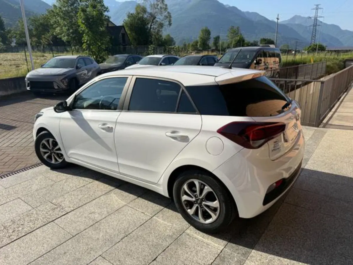 Hyundai i20 usata a Verbano Cusio Ossola (7)