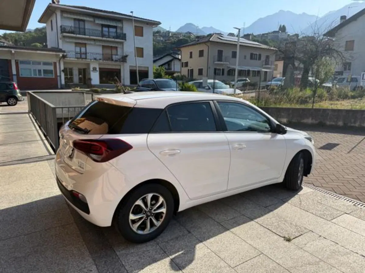 Hyundai i20 usata a Verbano Cusio Ossola (8)