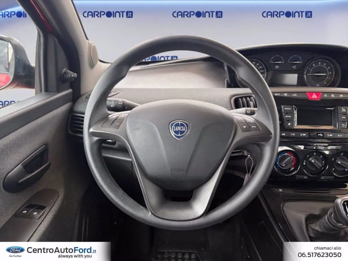 Lancia Ypsilon usata a Roma (12)