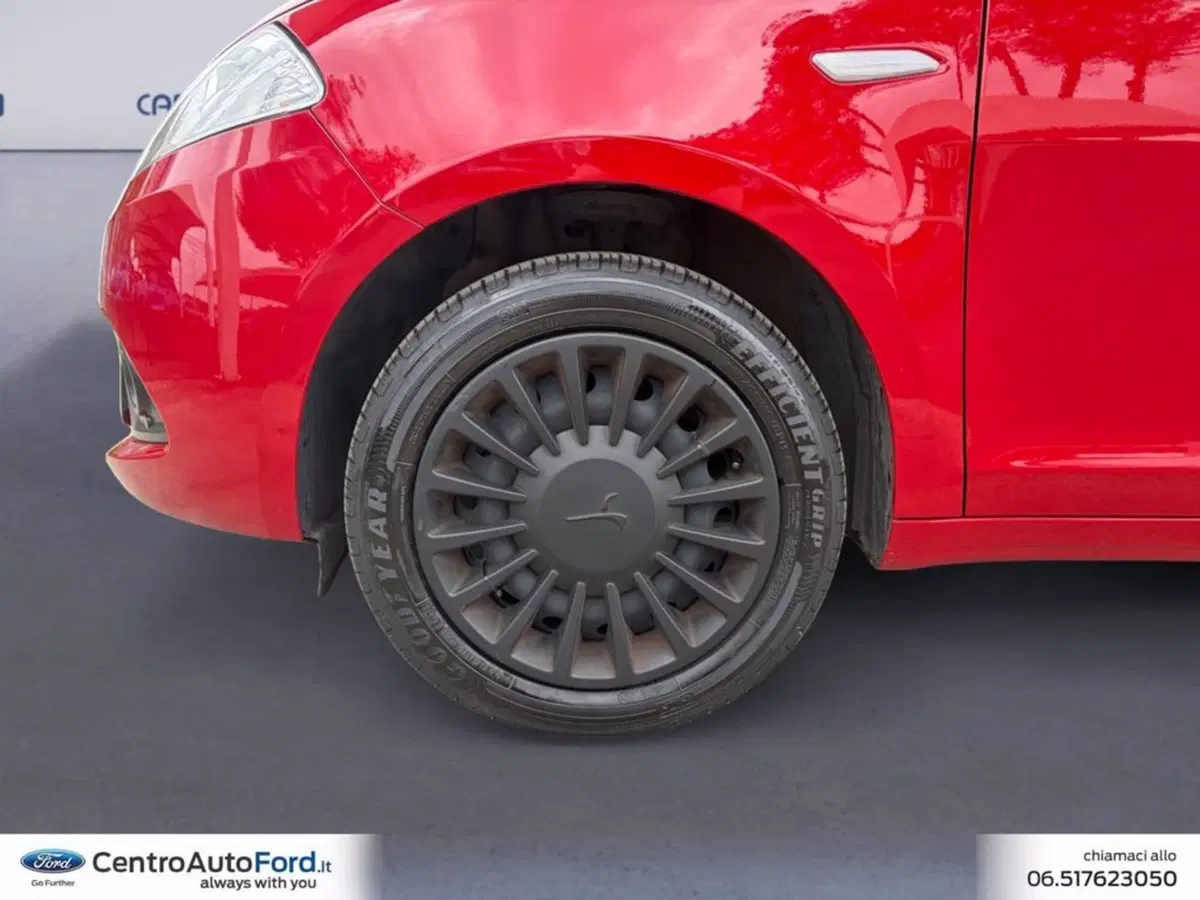 Lancia Ypsilon usata a Roma (14)