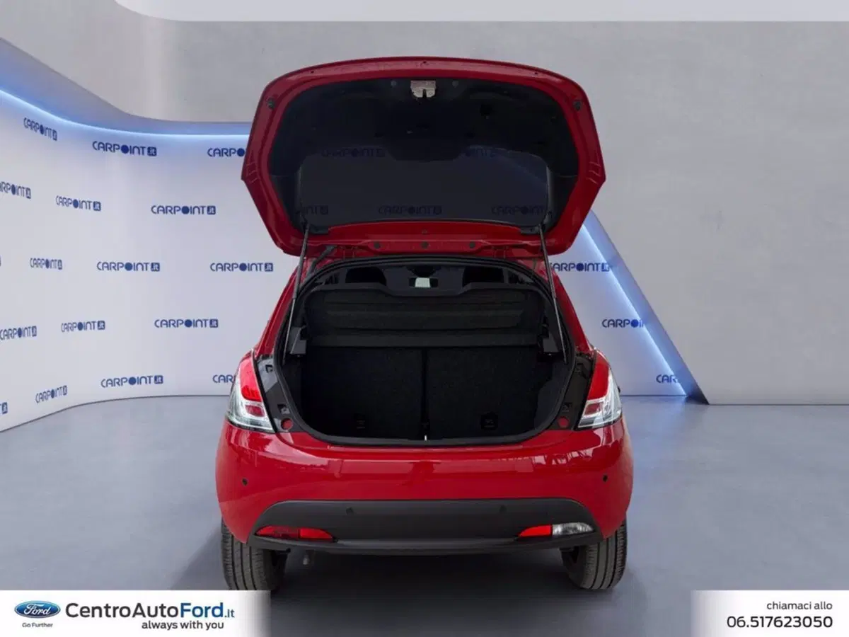 Lancia Ypsilon usata a Roma (17)