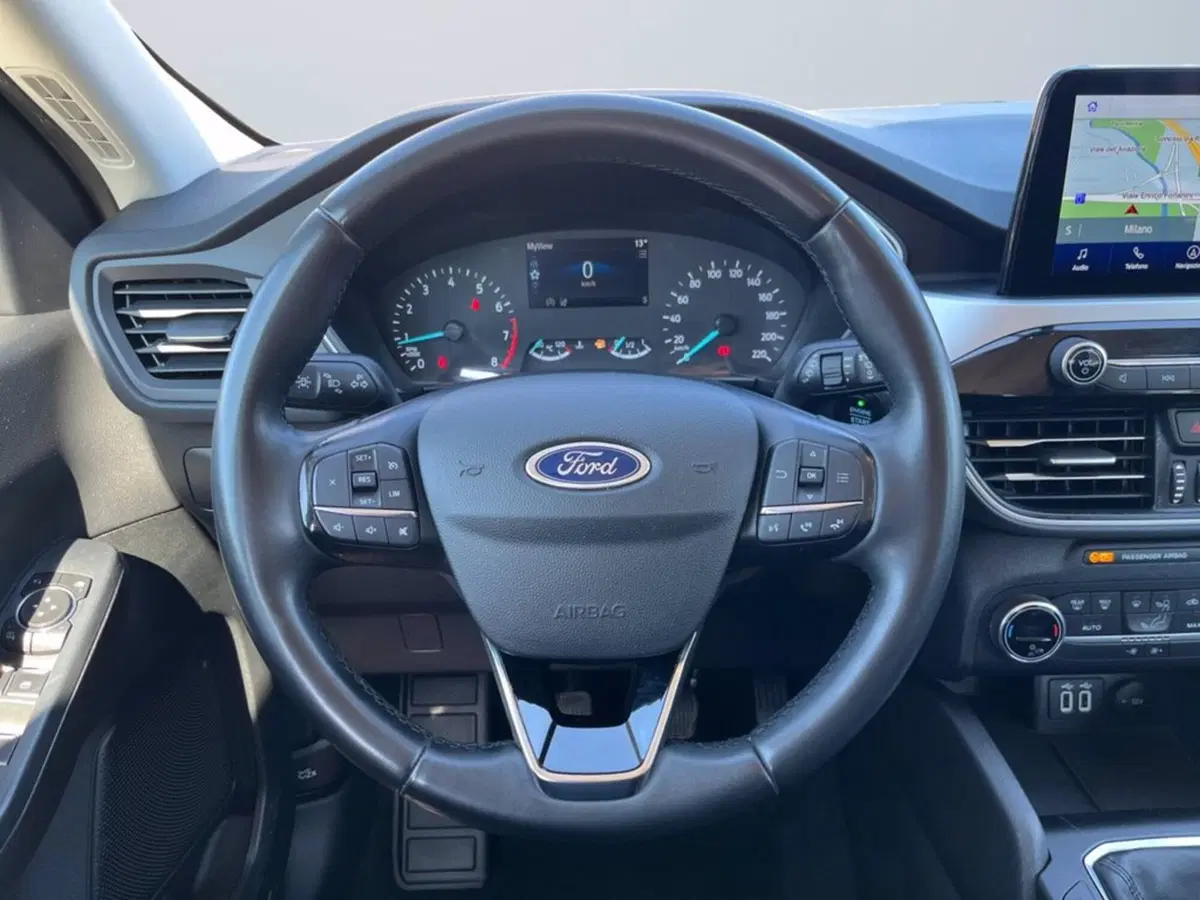 Ford Kuga usata a Milano (13)