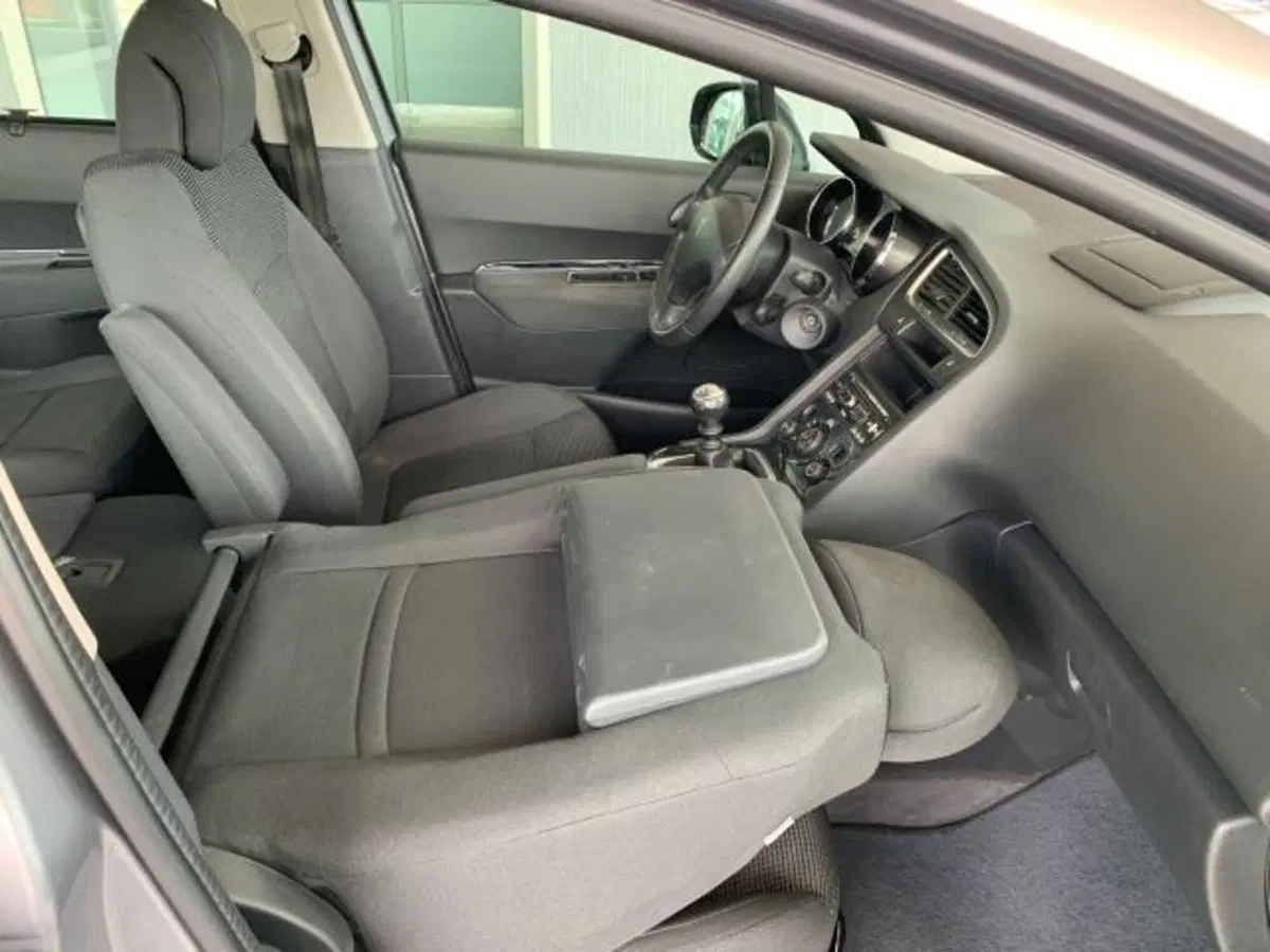 Peugeot 5008 usata a Trieste (11)