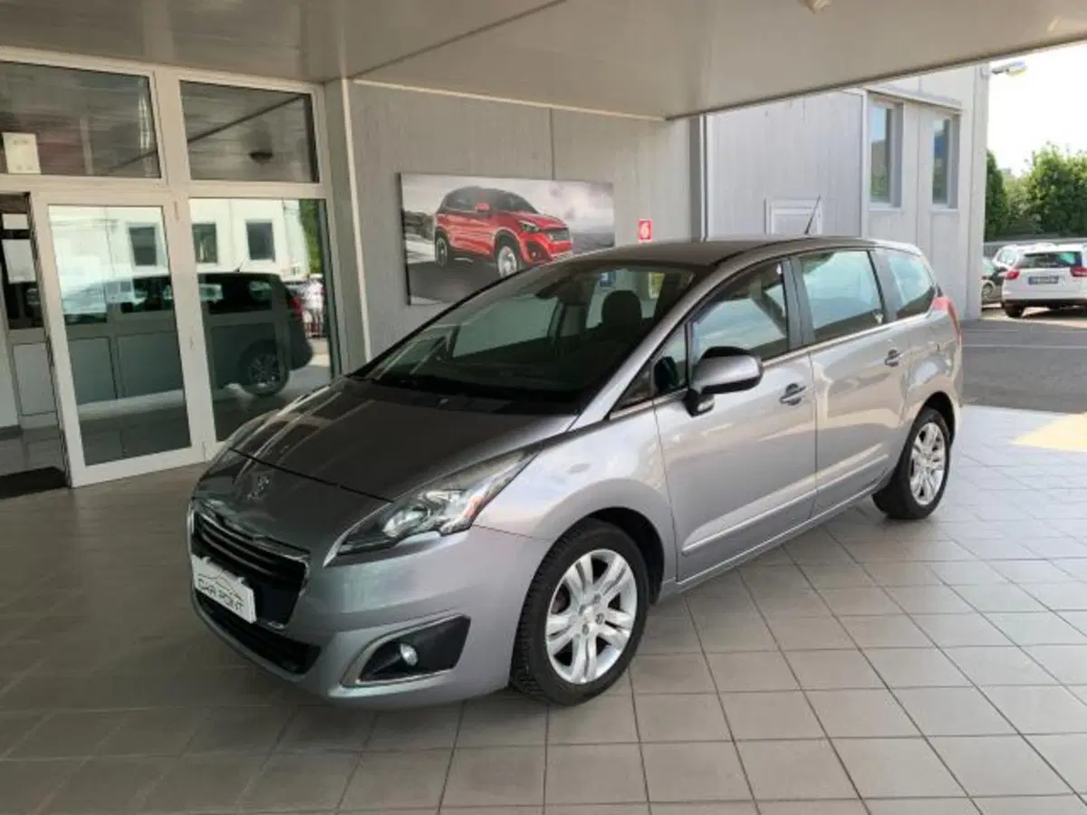 Peugeot 5008 usata a Trieste (14)