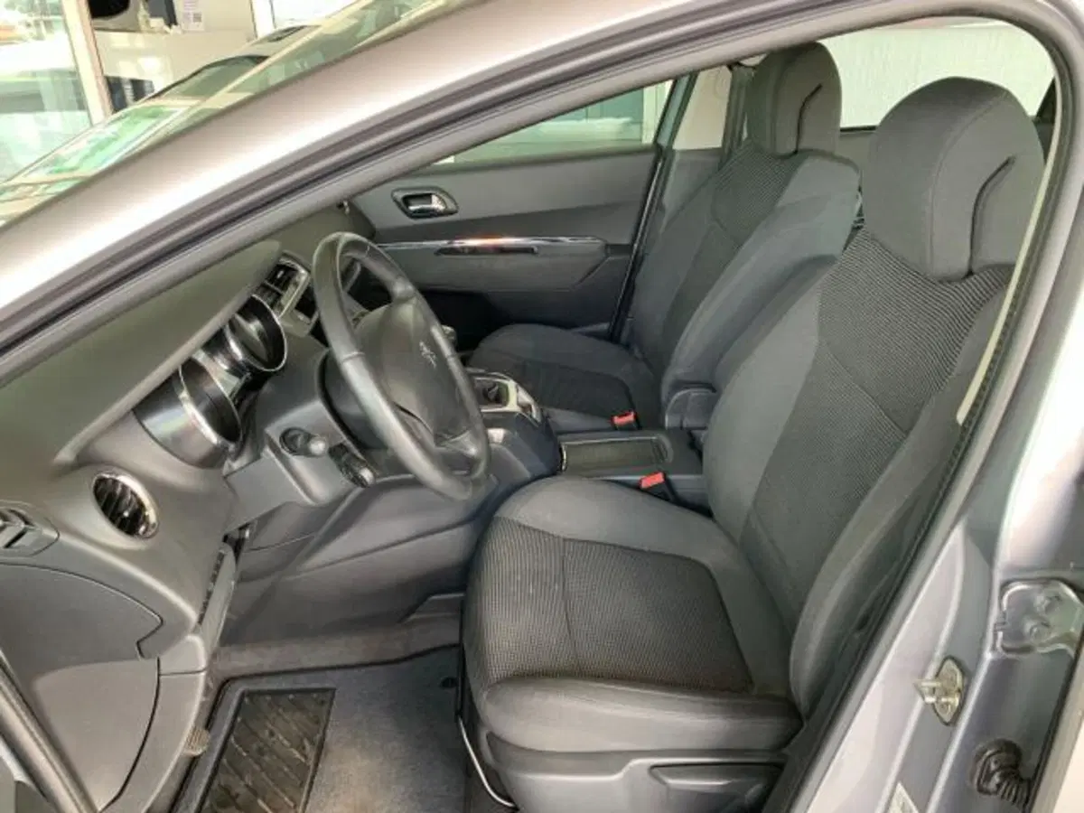 Peugeot 5008 usata a Trieste (17)
