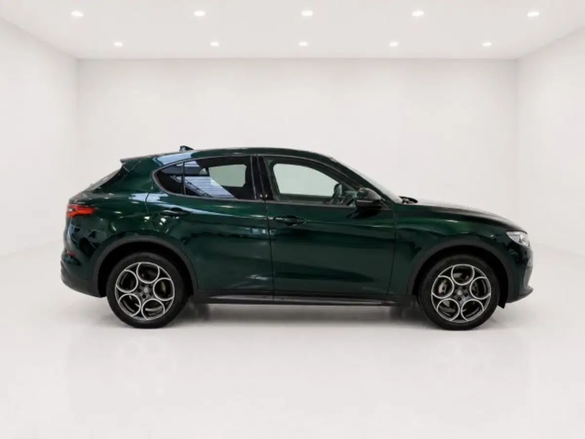 Alfa Romeo Stelvio usata a Firenze (4)