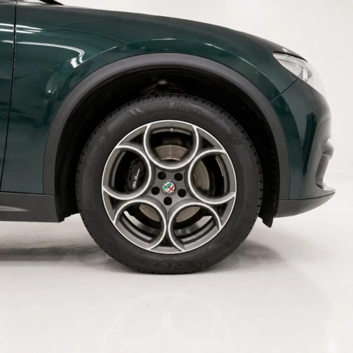 Alfa Romeo Stelvio usata a Firenze (7)