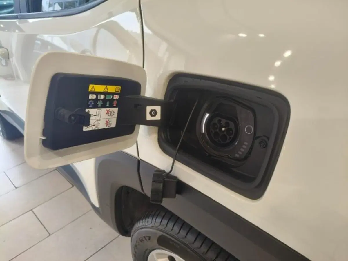 Jeep Renegade usata a Firenze (17)