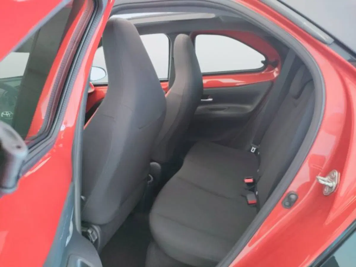 Toyota Aygo X usata a Teramo (11)