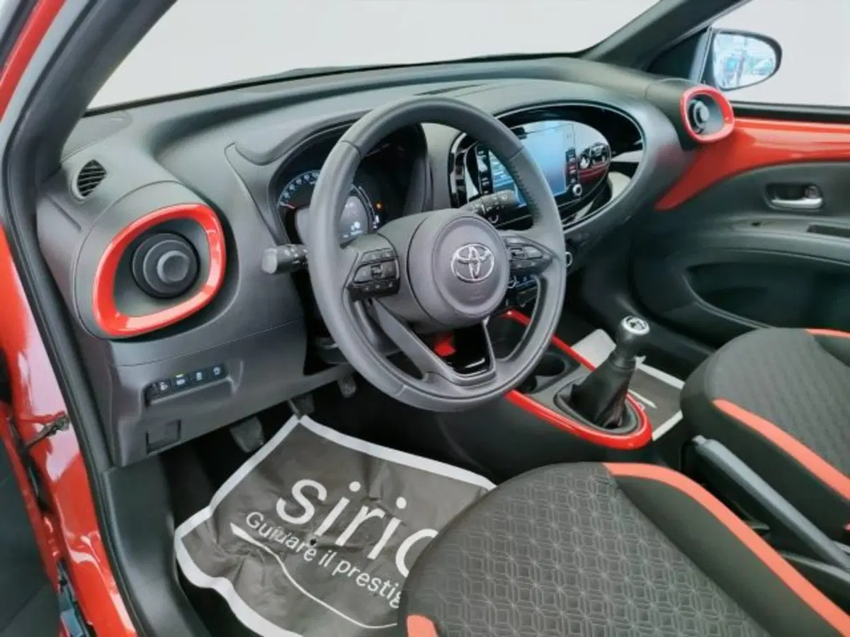 Toyota Aygo X usata a Teramo (14)