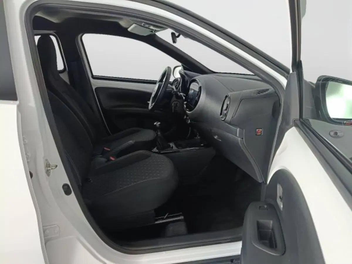Toyota Aygo X usata a Teramo (11)