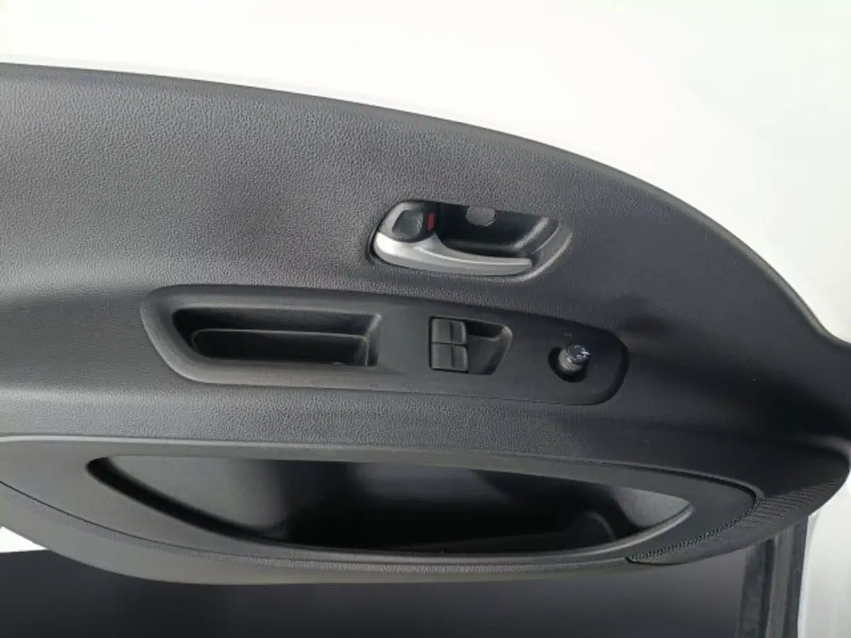 Toyota Aygo X usata a Teramo (17)